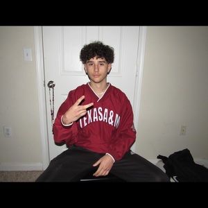 Meet your Posher, Beau